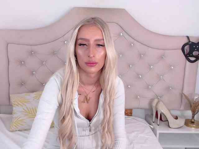 NatalieFlirt webcam