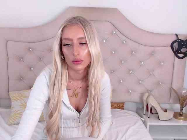 NatalieFlirt webcam
