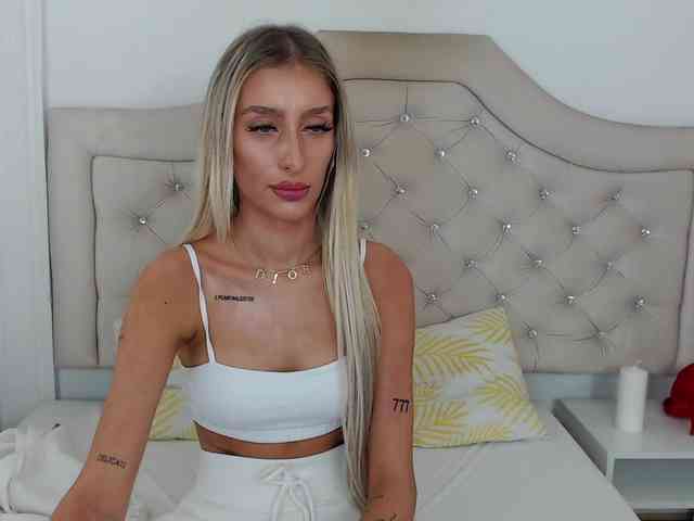 NatalieFlirt webcam