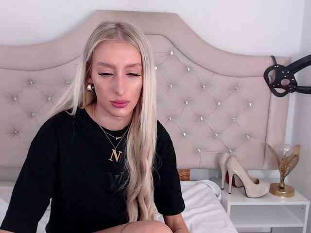 NatalieFlirt webcam