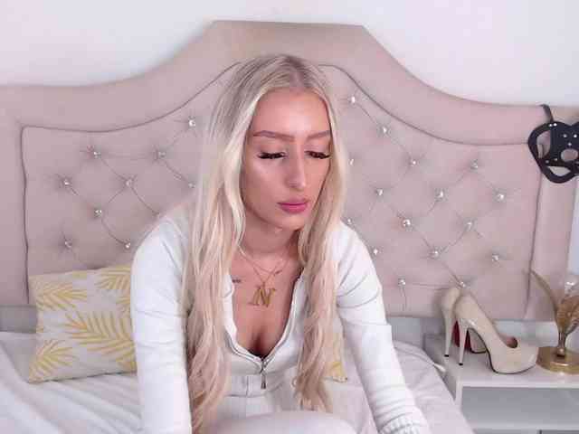 NatalieFlirt webcam