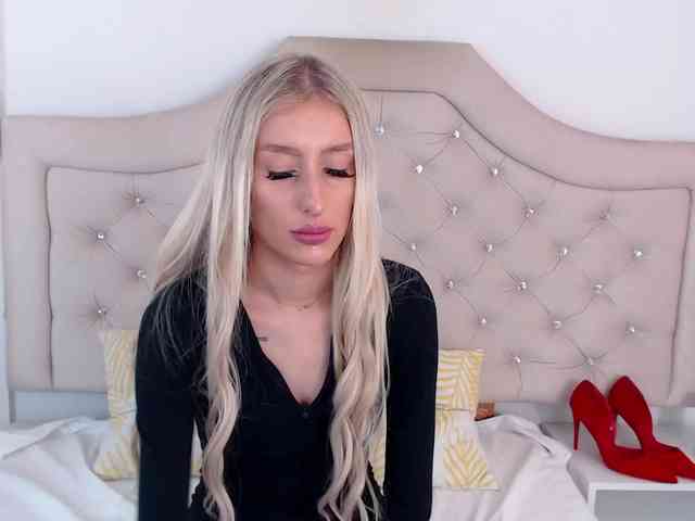 NatalieFlirt webcam