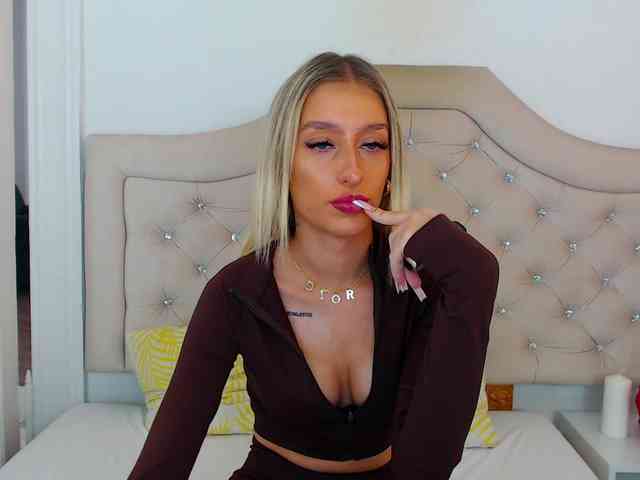 NatalieFlirt webcam
