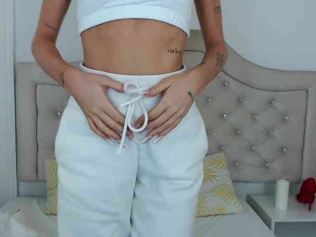 NatalieFlirt webcam