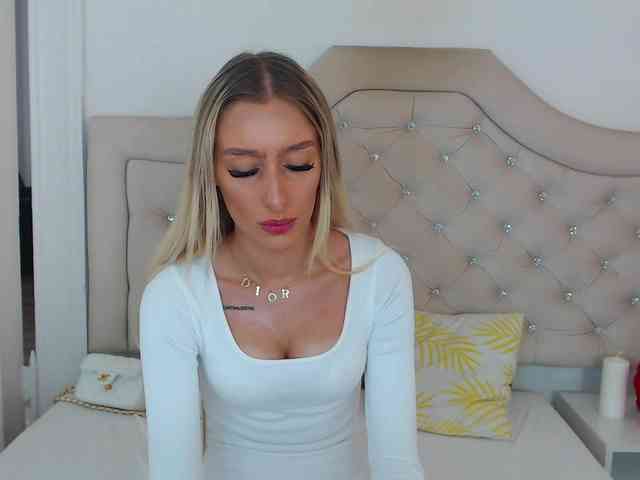 NatalieFlirt webcam