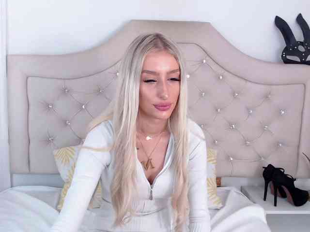 NatalieFlirt webcam