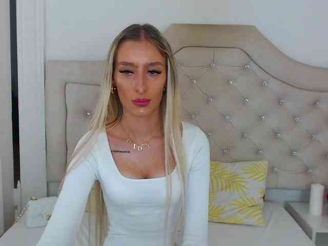 NatalieFlirt webcam