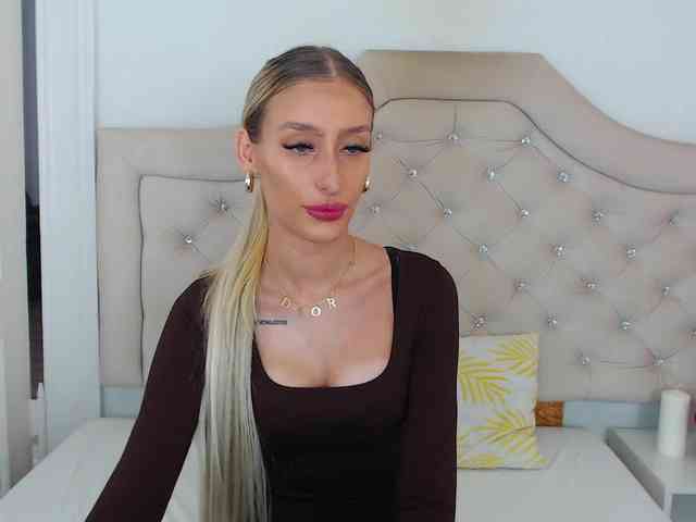 NatalieFlirt webcam