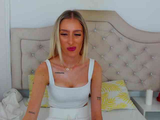 NatalieFlirt webcam