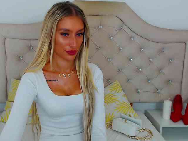 NatalieFlirt webcam