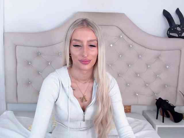 NatalieFlirt webcam