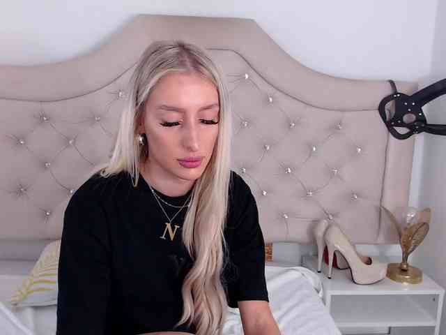 NatalieFlirt webcam