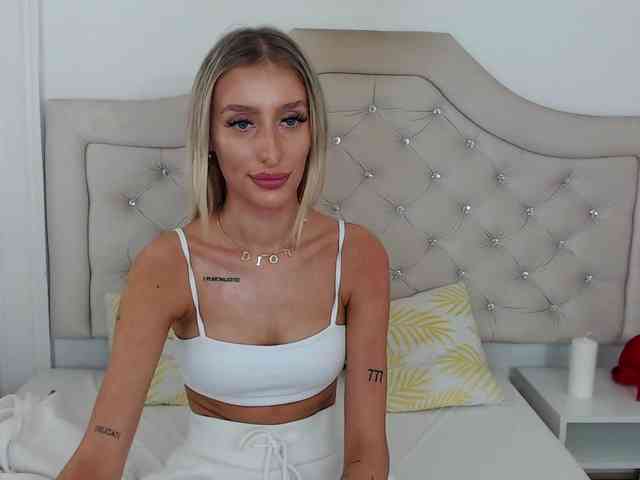 NatalieFlirt webcam