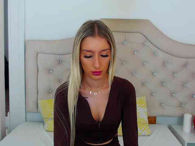 NatalieFlirt webcam
