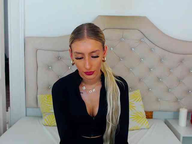 NatalieFlirt webcam