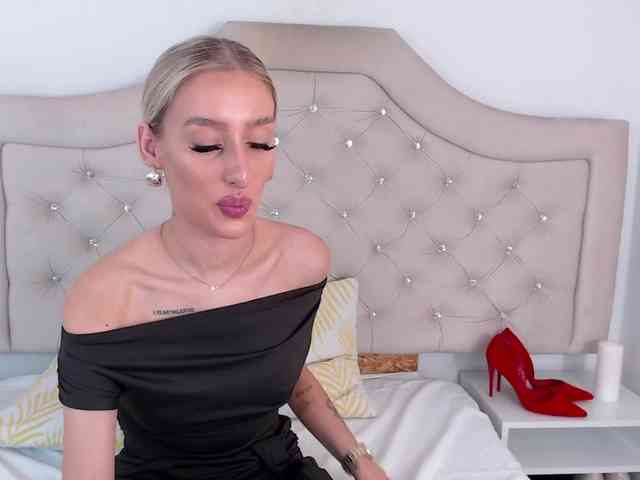 NatalieFlirt webcam