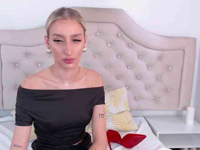 NatalieFlirt webcam