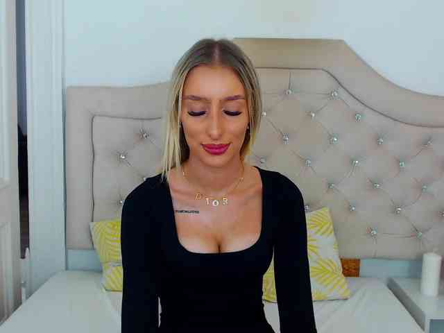 NatalieFlirt webcam