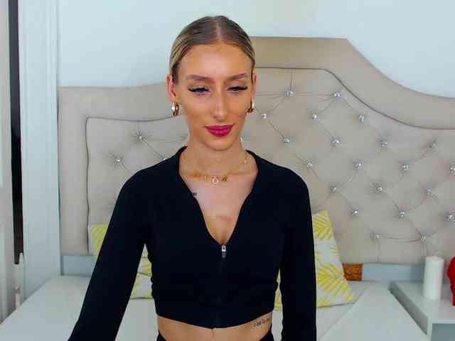 NatalieFlirt webcam