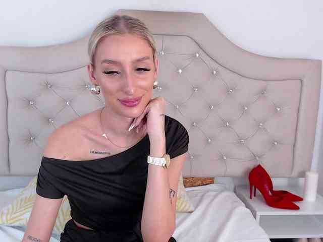 NatalieFlirt webcam