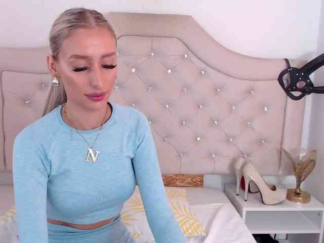 NatalieFlirt webcam