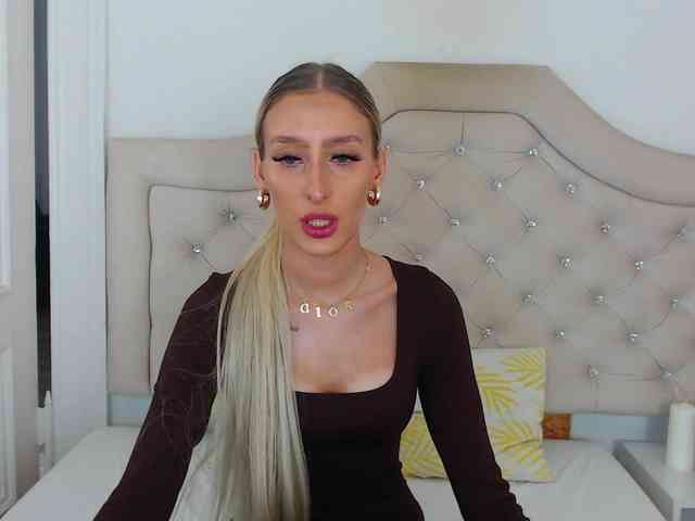 NatalieFlirt webcam