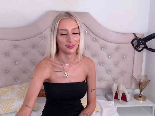 NatalieFlirt webcam