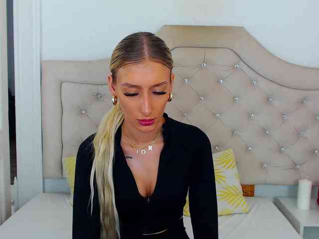 NatalieFlirt webcam