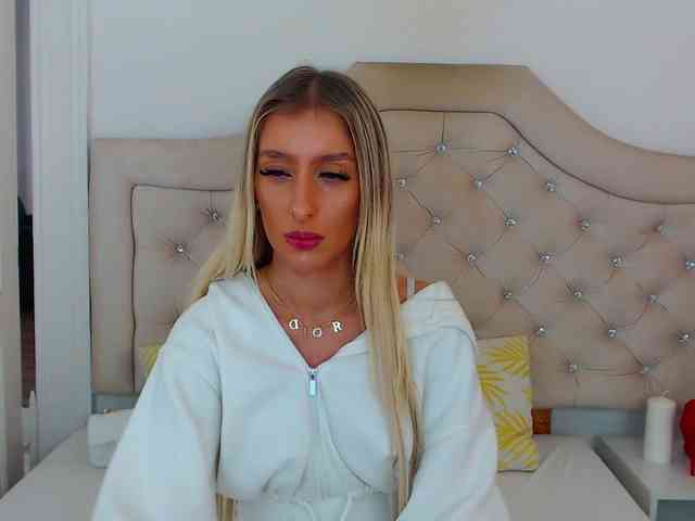 NatalieFlirt webcam