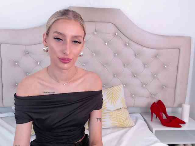 NatalieFlirt webcam