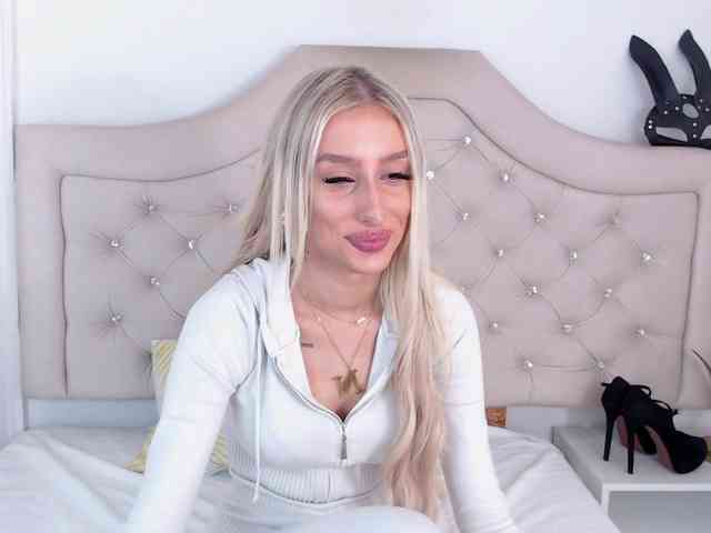 NatalieFlirt webcam