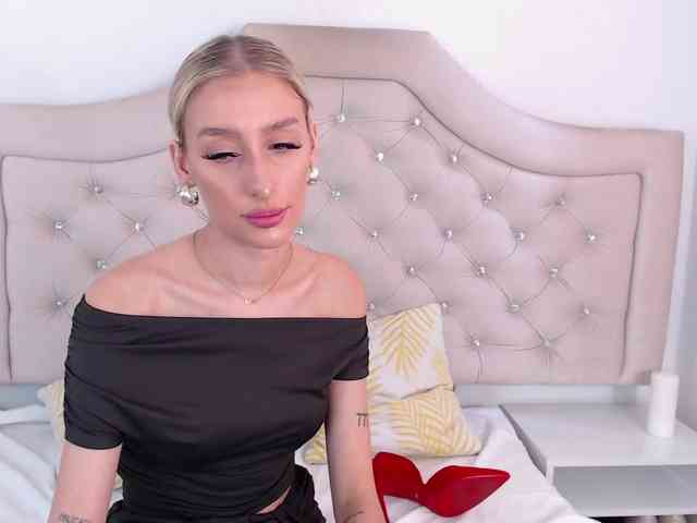 NatalieFlirt webcam
