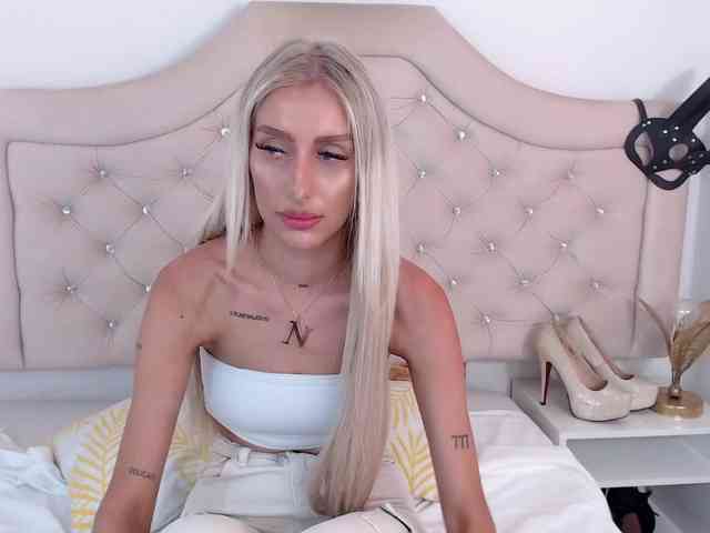 NatalieFlirt webcam