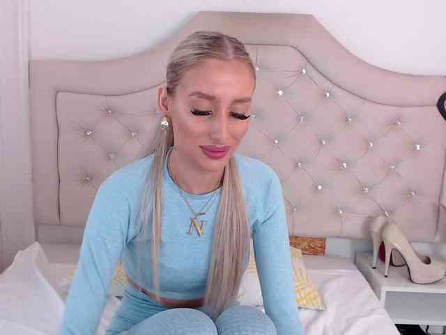 NatalieFlirt webcam
