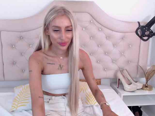 NatalieFlirt webcam