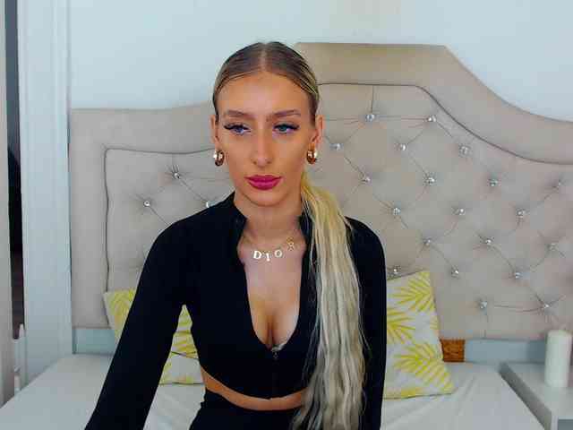 NatalieFlirt webcam