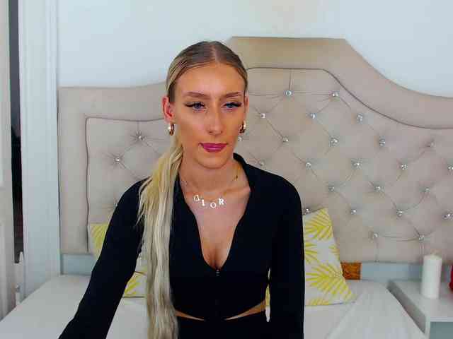 NatalieFlirt webcam