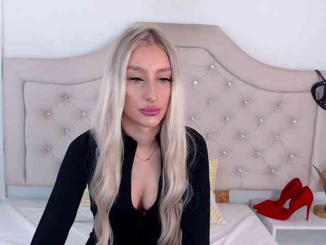 NatalieFlirt webcam