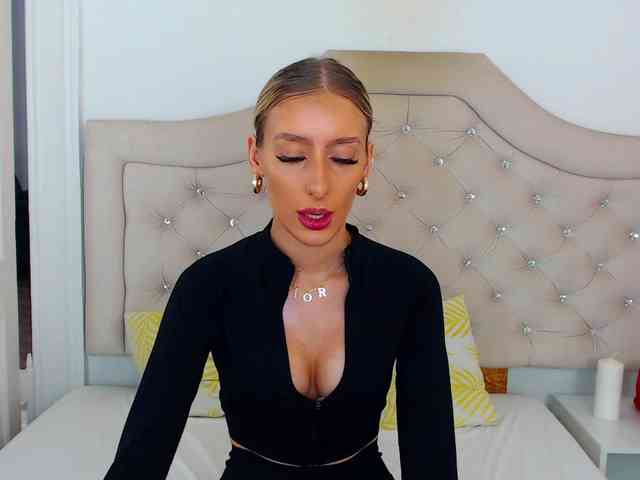 NatalieFlirt webcam