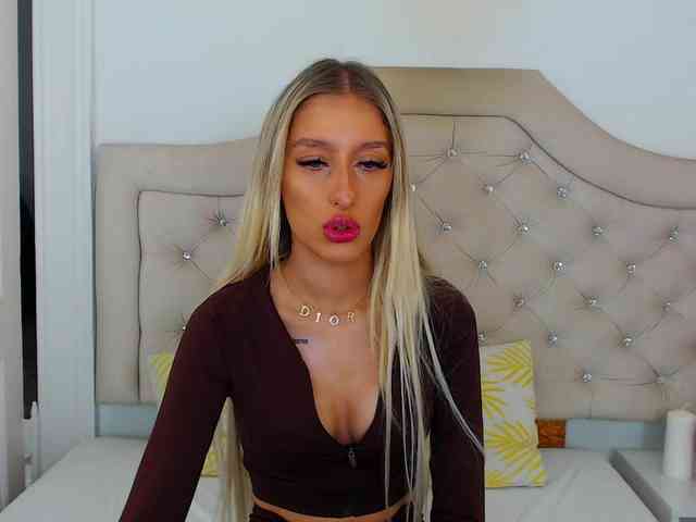 NatalieFlirt webcam