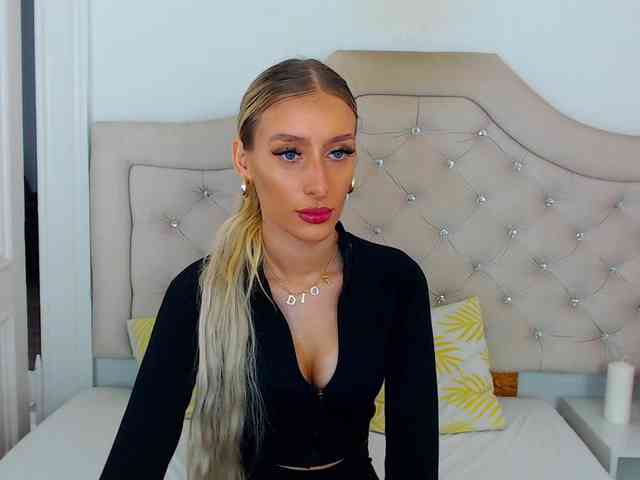 NatalieFlirt webcam
