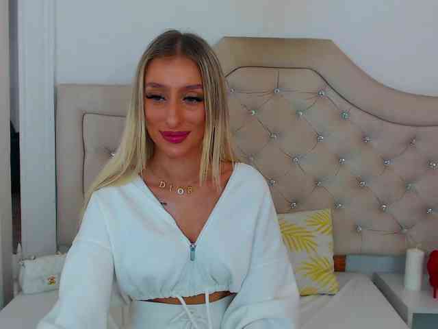 NatalieFlirt webcam