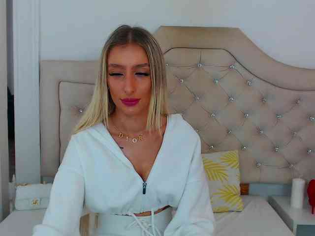NatalieFlirt webcam