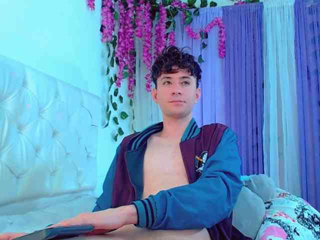 crisrodns Live Webcam on BongaCams