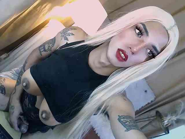 KurkWayne Live Webcam on BongaCams