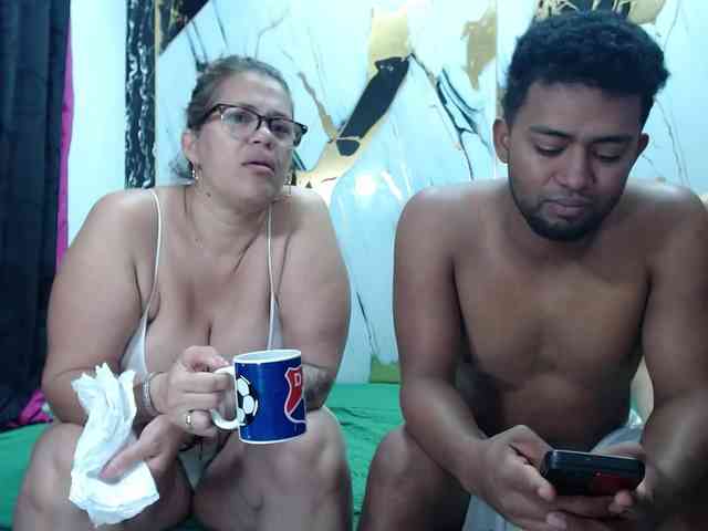 VioletaGtGngBngTwo webcam