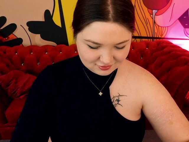 RosieMoons live cam profile