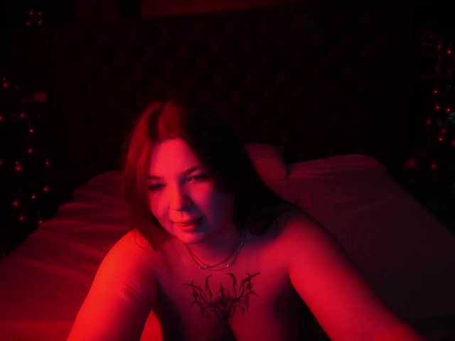 RosieMoons's BongaCams show and profile