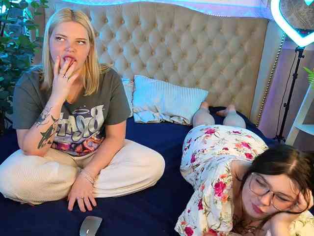 RosieMoons webcam