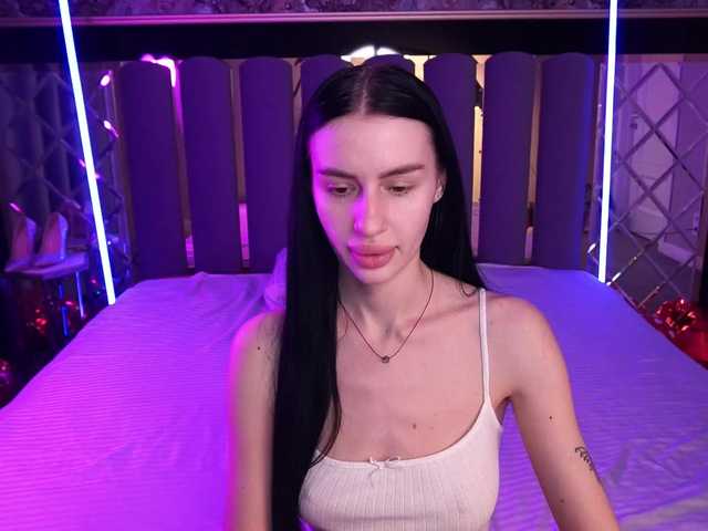 SnowWhiteee from BongaCams is Freechat